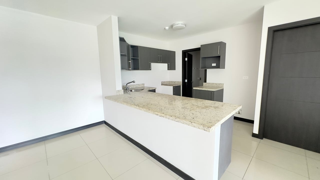 Bright City View Condo, Curridabat, San Jose
