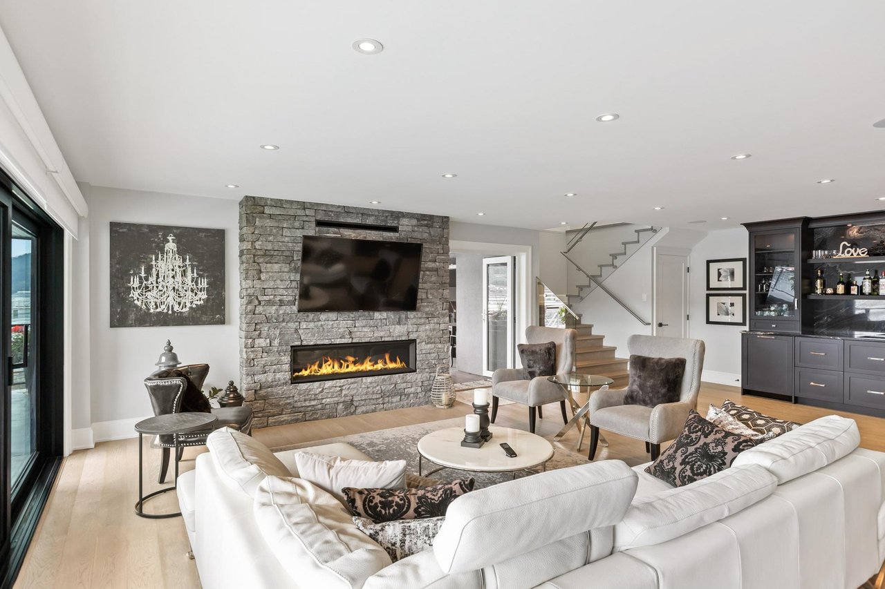 748 Alderside Rd