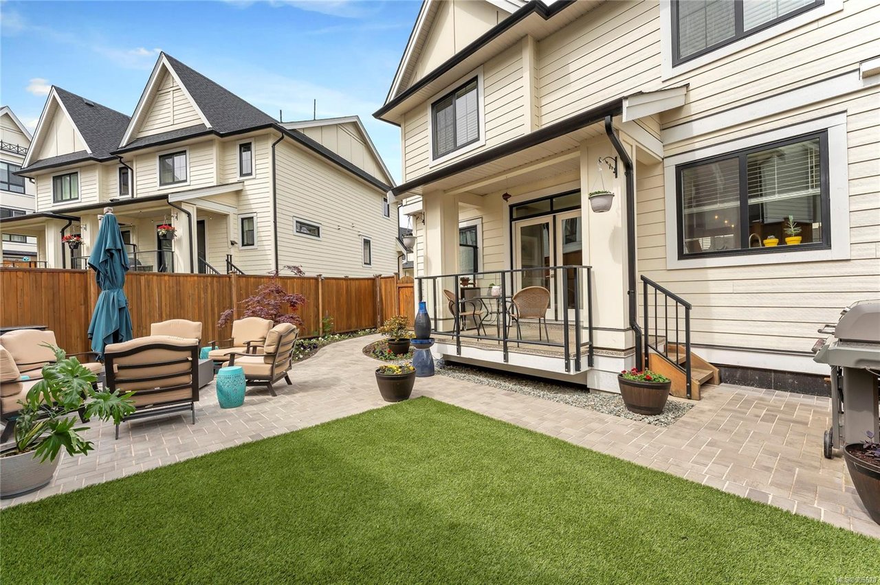2857 Turnstyle Cres