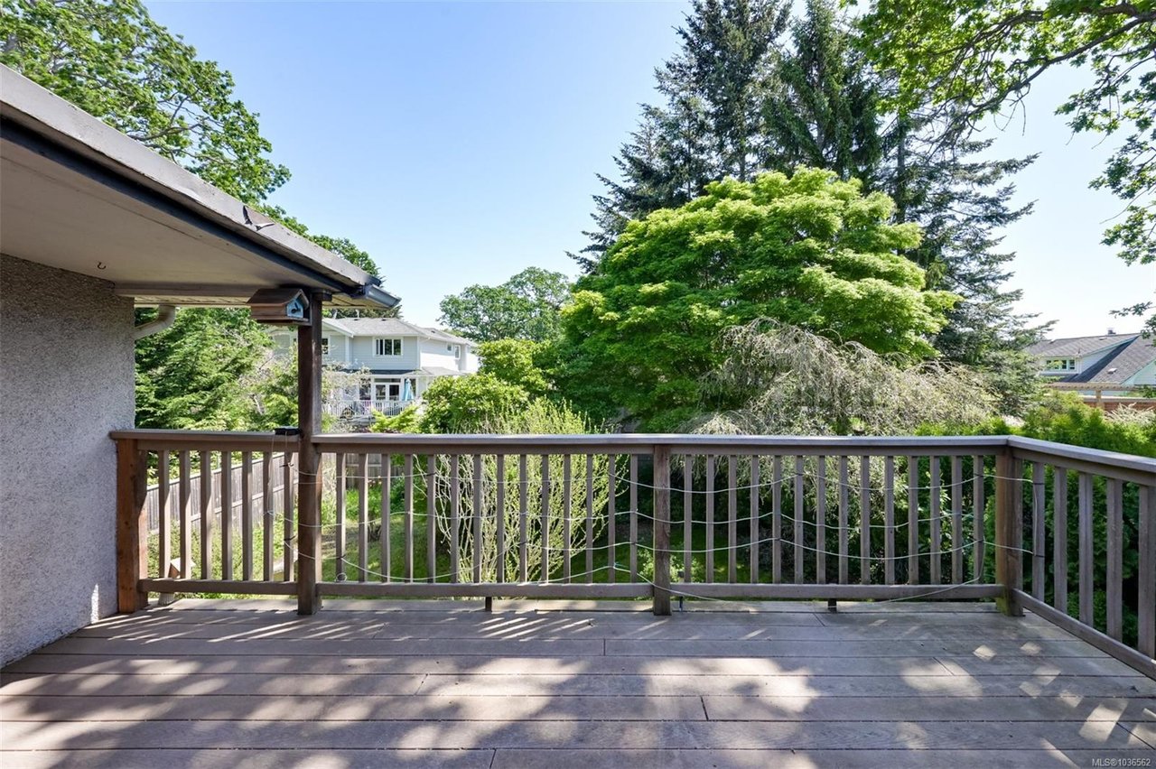 2765 Fernwood Rd