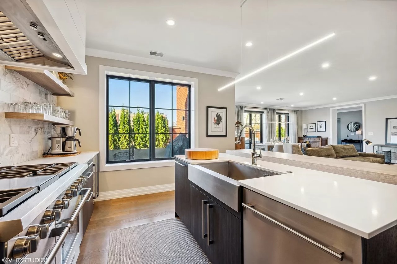 445 W Arlington
