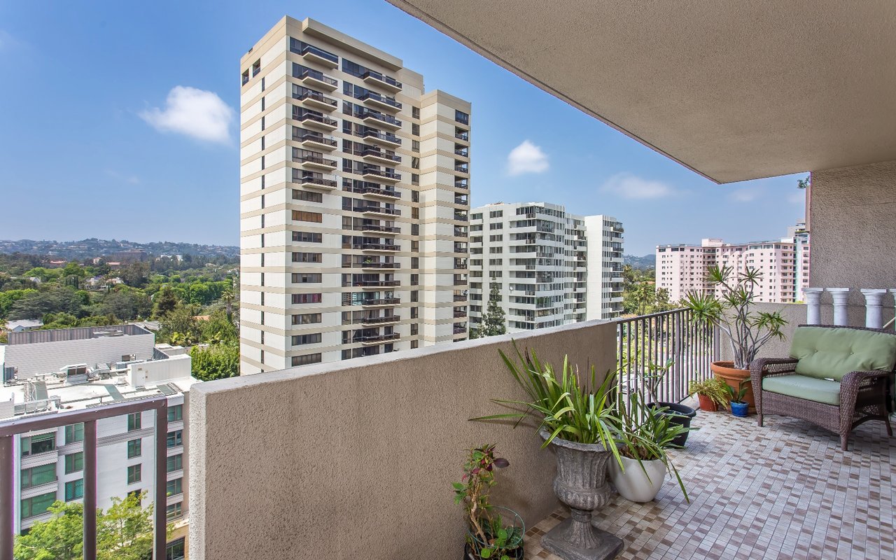 10450 Wilshire #11J