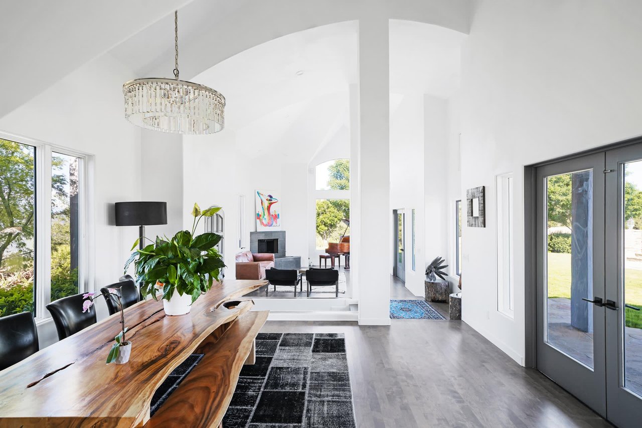 Grandeur House