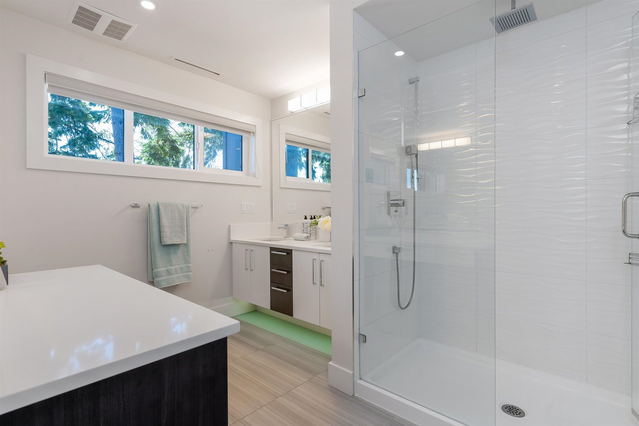 78-15177 60 Ave