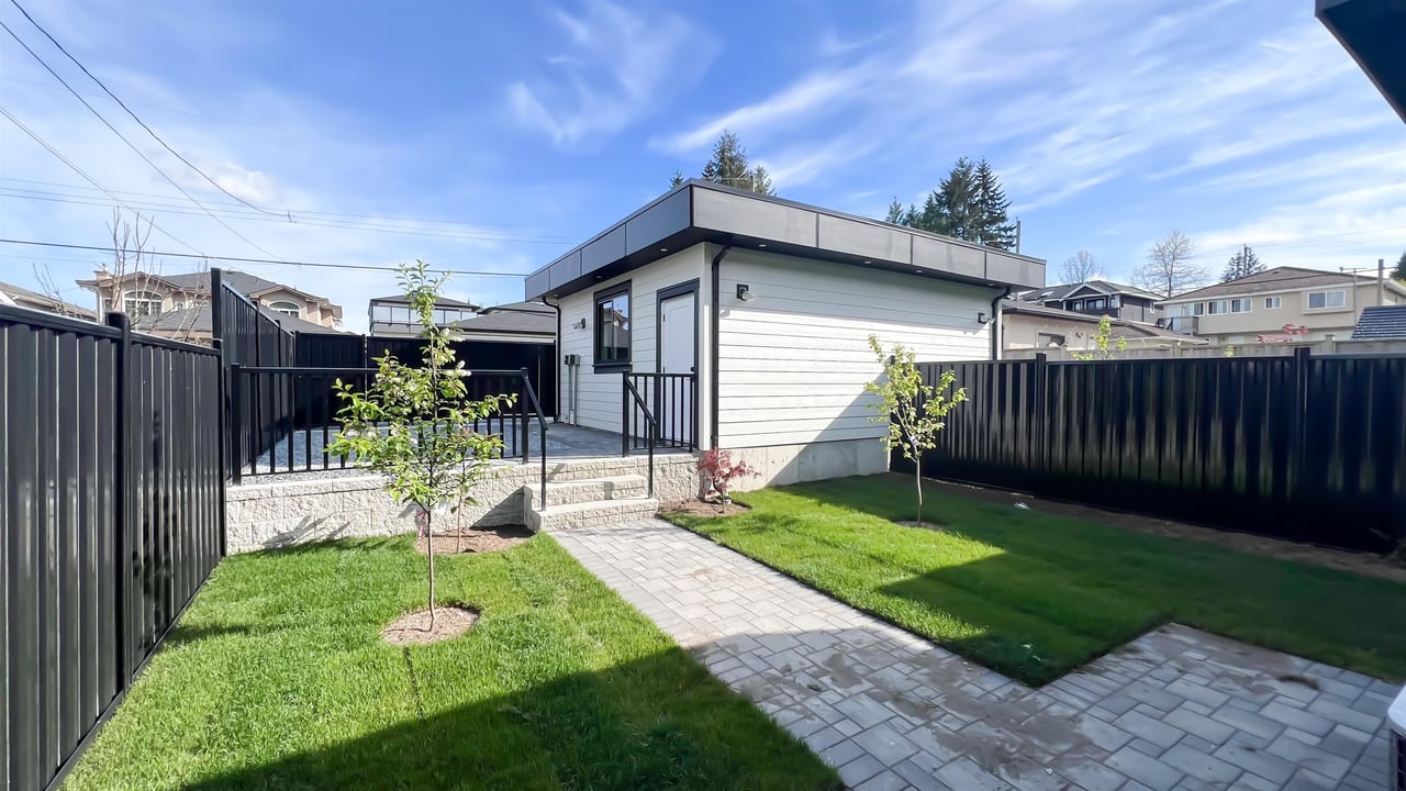 8020 19th Ave