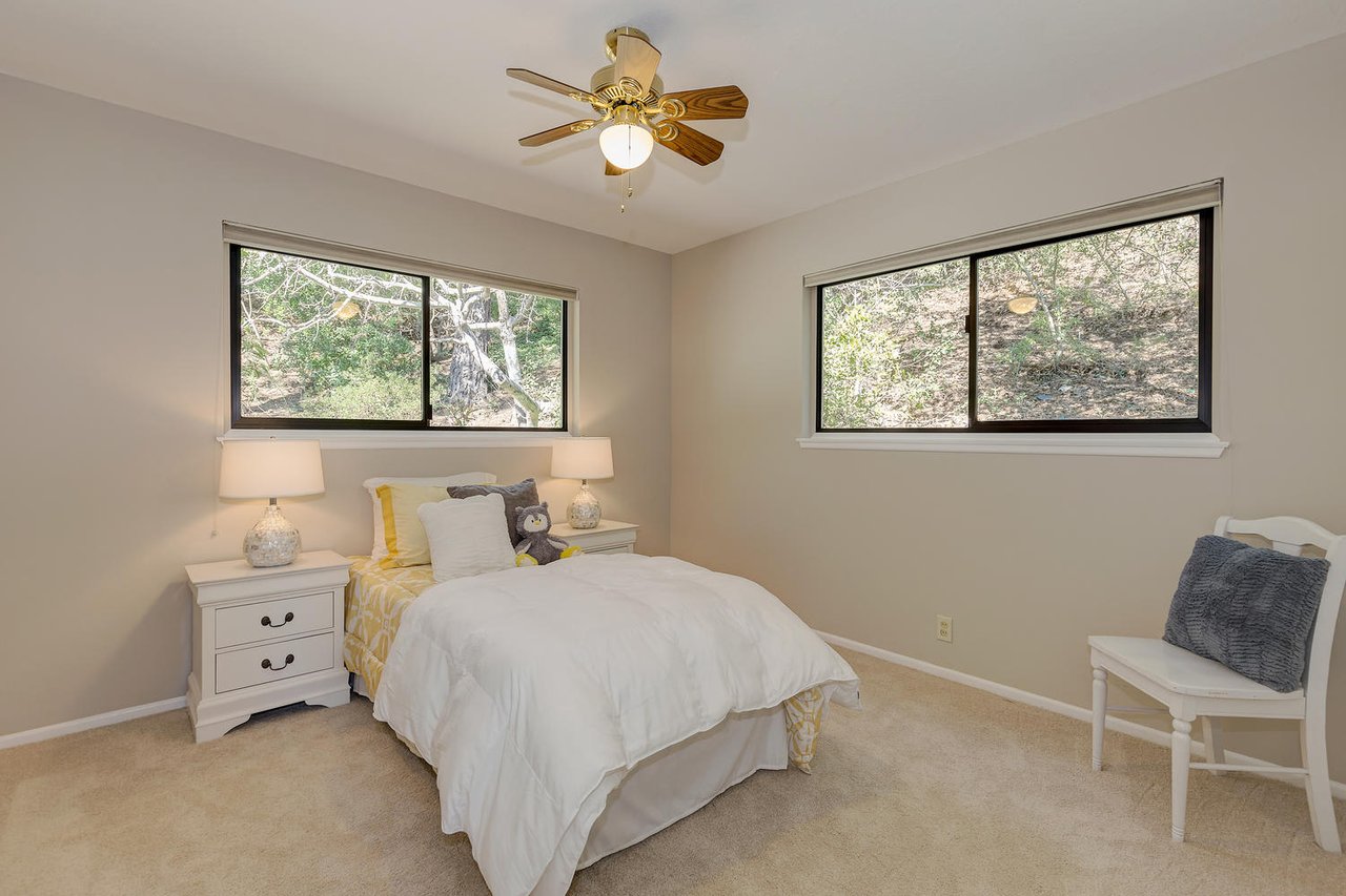 30 Mountain View Pl