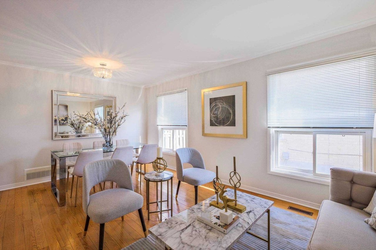 DETACHED CORNER LOT