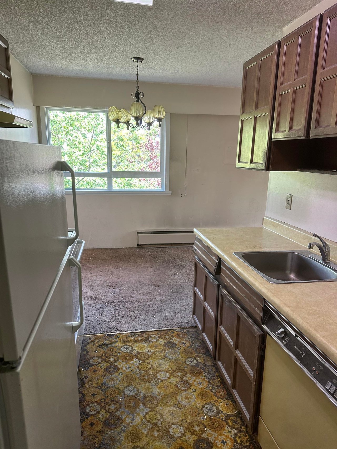 353-588 E 5 Ave