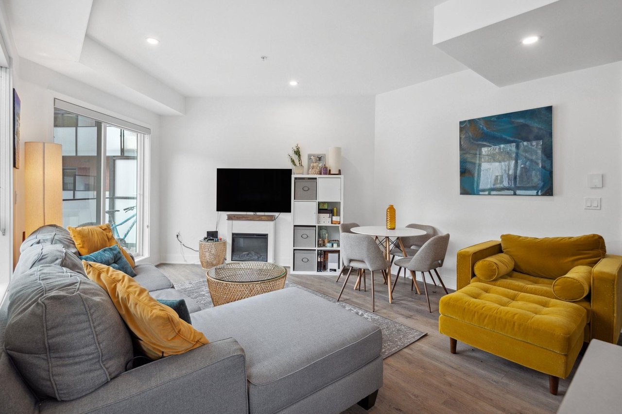 210-37808 Third Ave