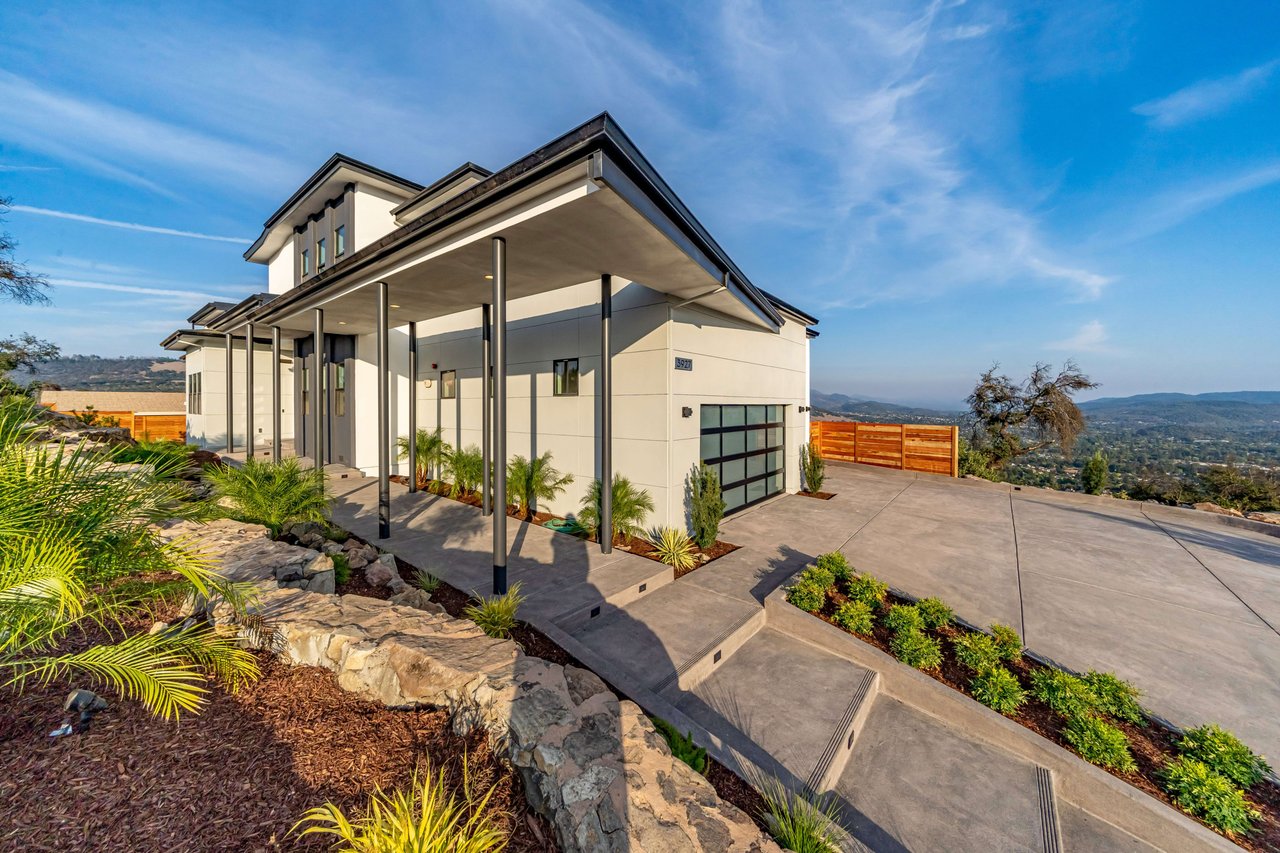 3927 Rincon Ridge Drive