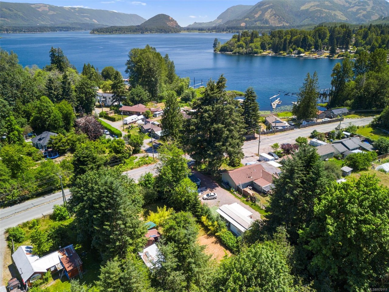 10226 South Shore Rd, Honeymoon Bay