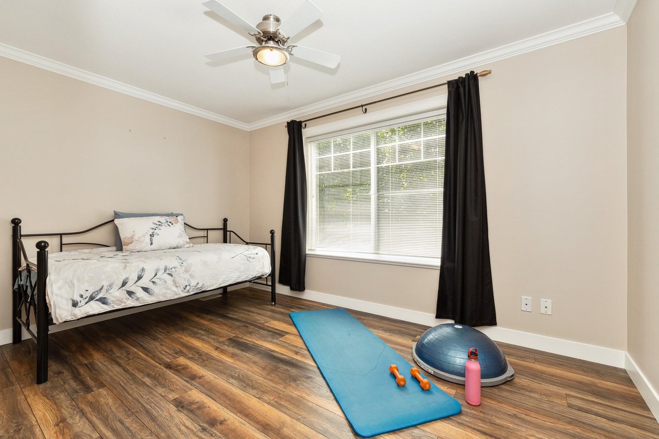 23537 Kanaka Wy