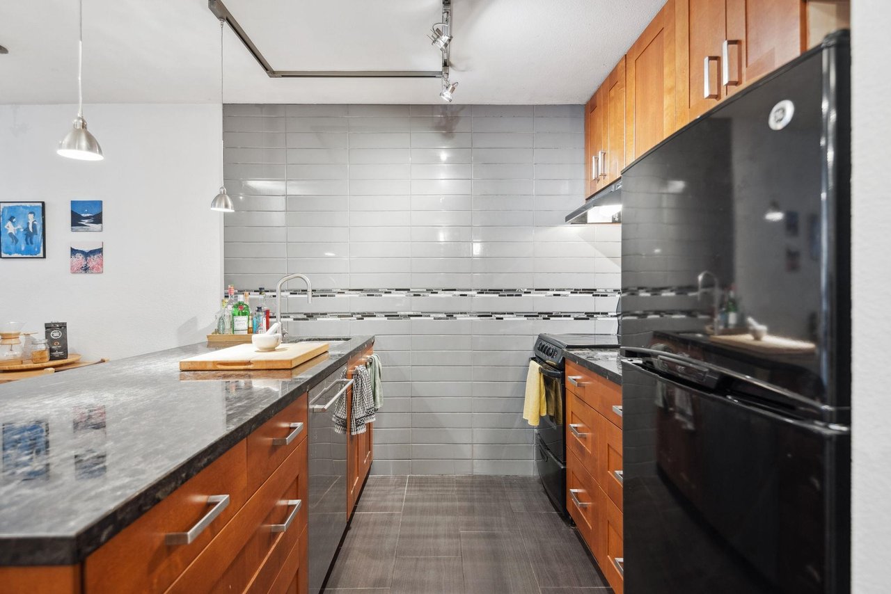 615-1330 Burrard St