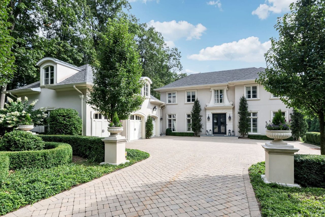 Luxury Home Trends in Upper Saddle River