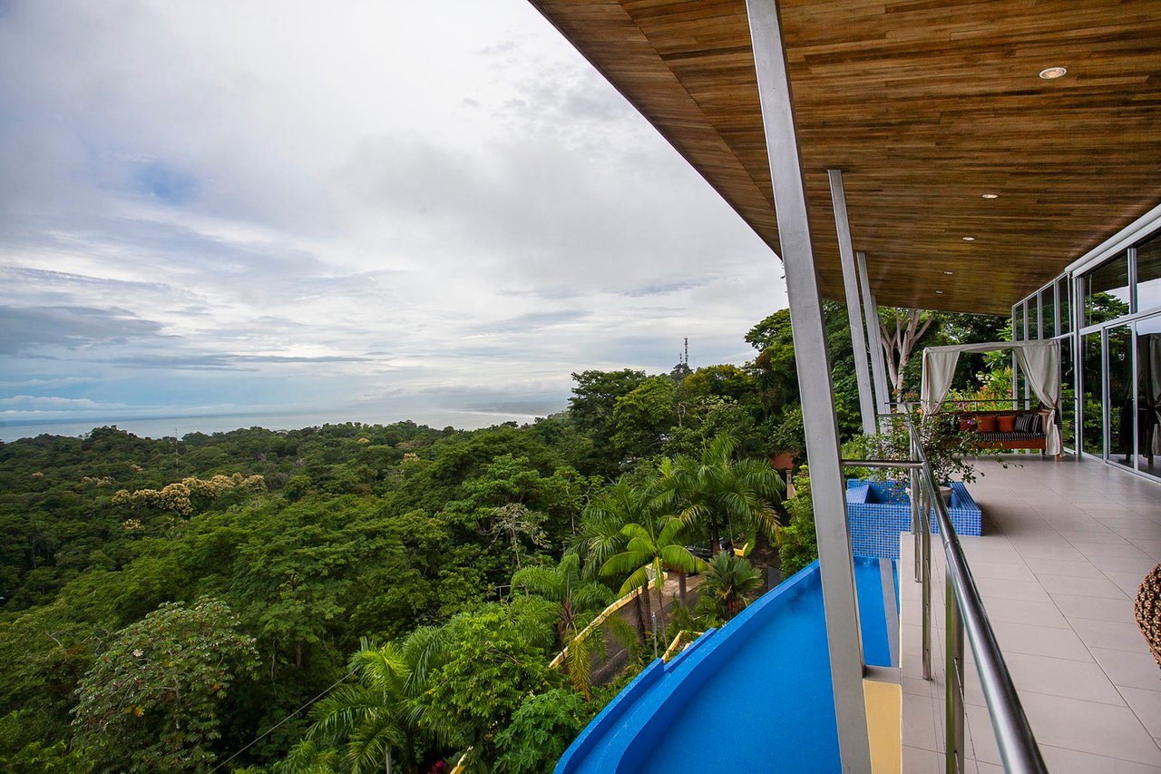 Solar Powered Hilltop Estate, Manuel Antonio, Puntarenas