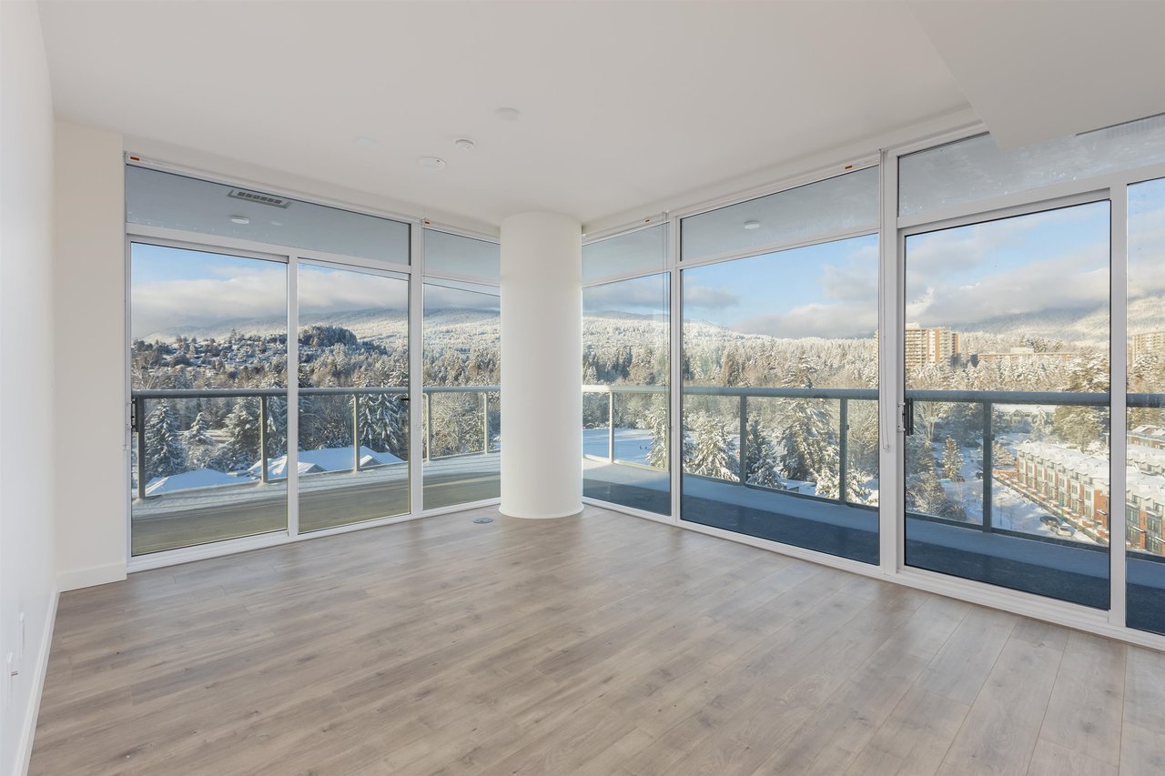 908-200 Klahanie Ct