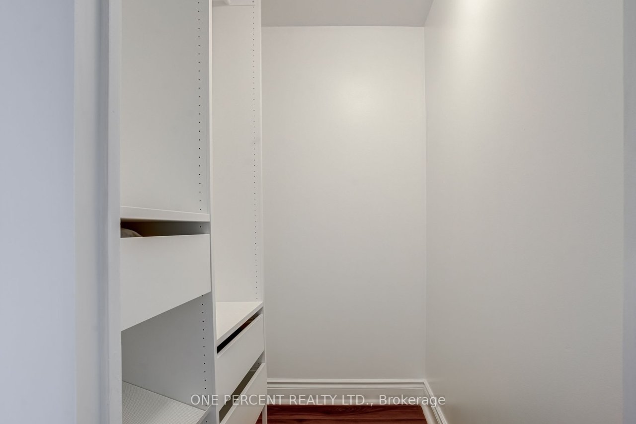 28 Ted Rogers Way 1109