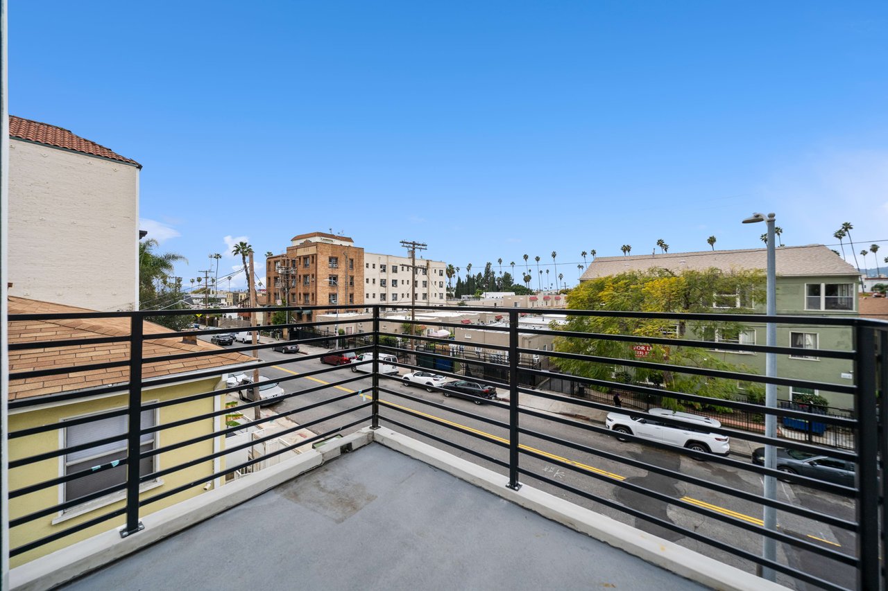 Hollywood Townhomes for Sale, 2 Units Remain