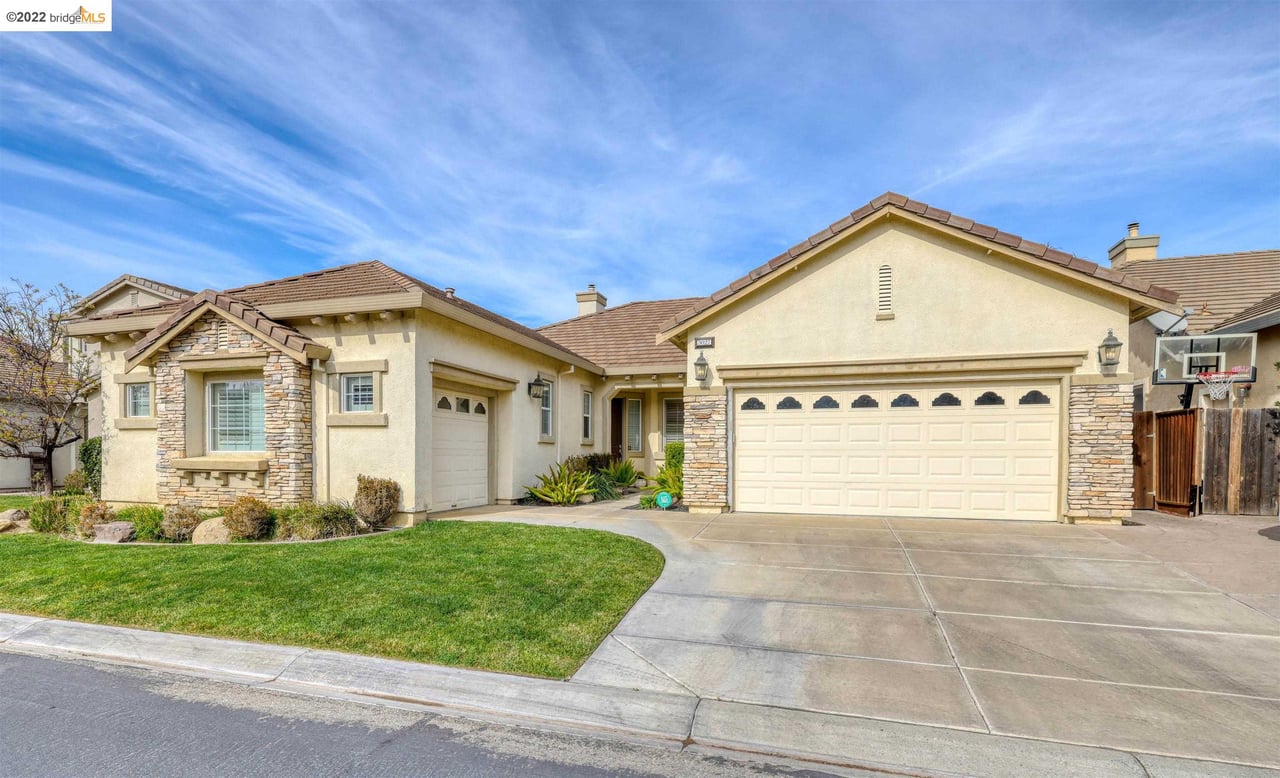 3027 Castle Rock Loop