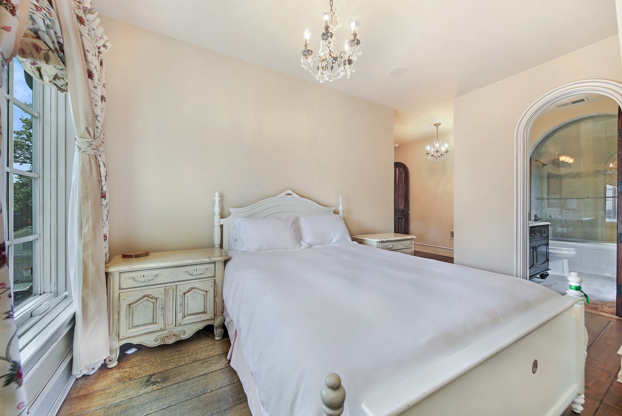 world class home in southeast hinsdale