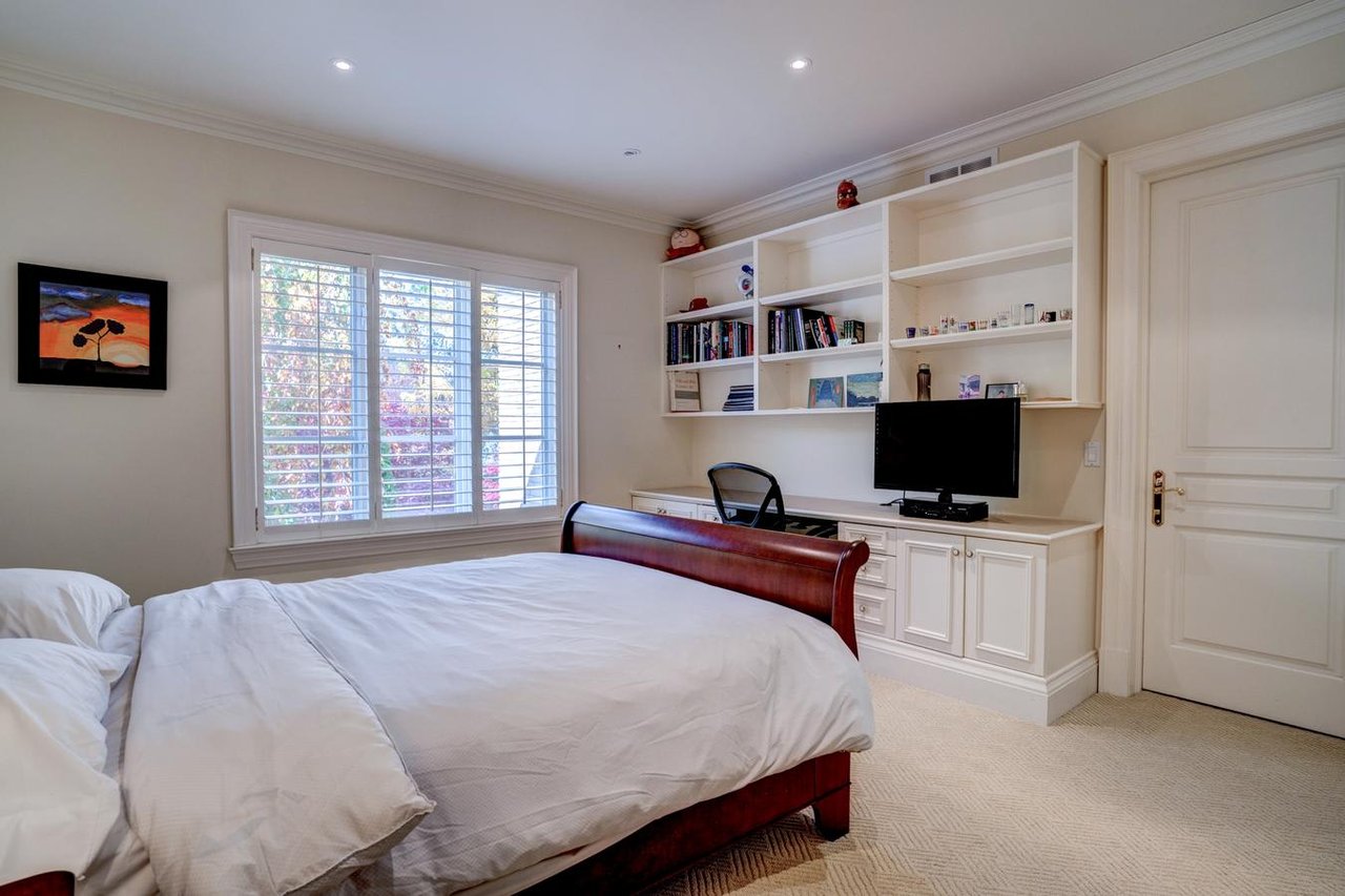 SOLD: Most Prestigious Location 