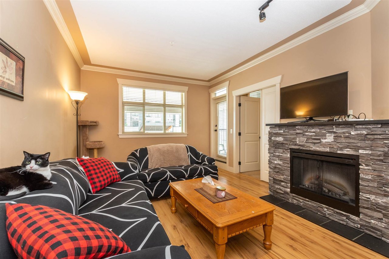 106-45893 Chesterfield Ave