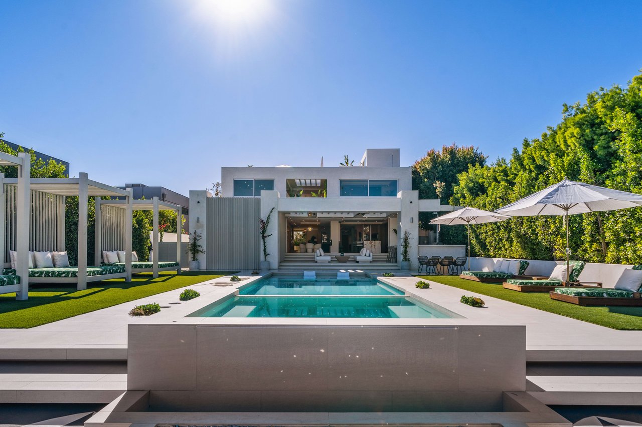 The Apex HH | 7115 Macapa Drive