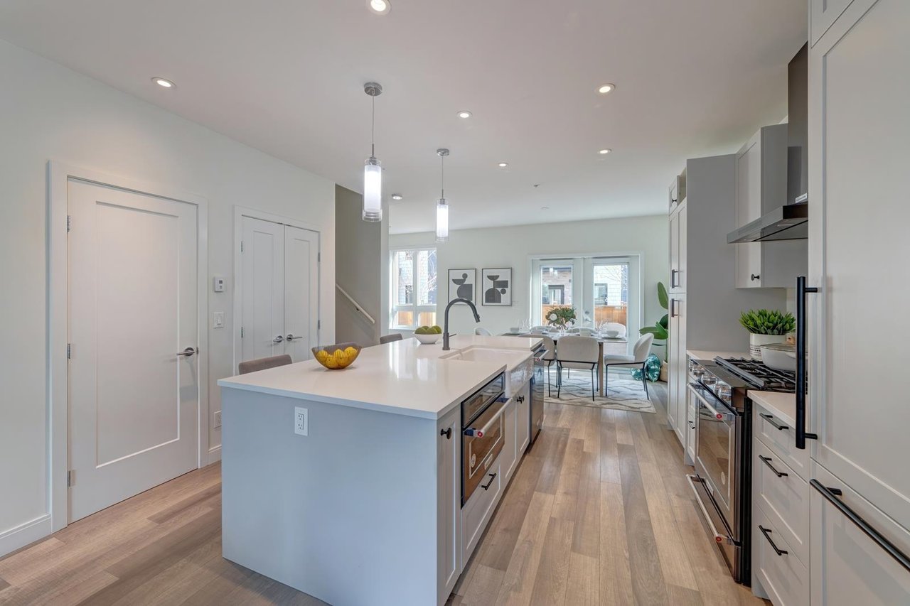 126-525 E 2nd Street, North Vancouver