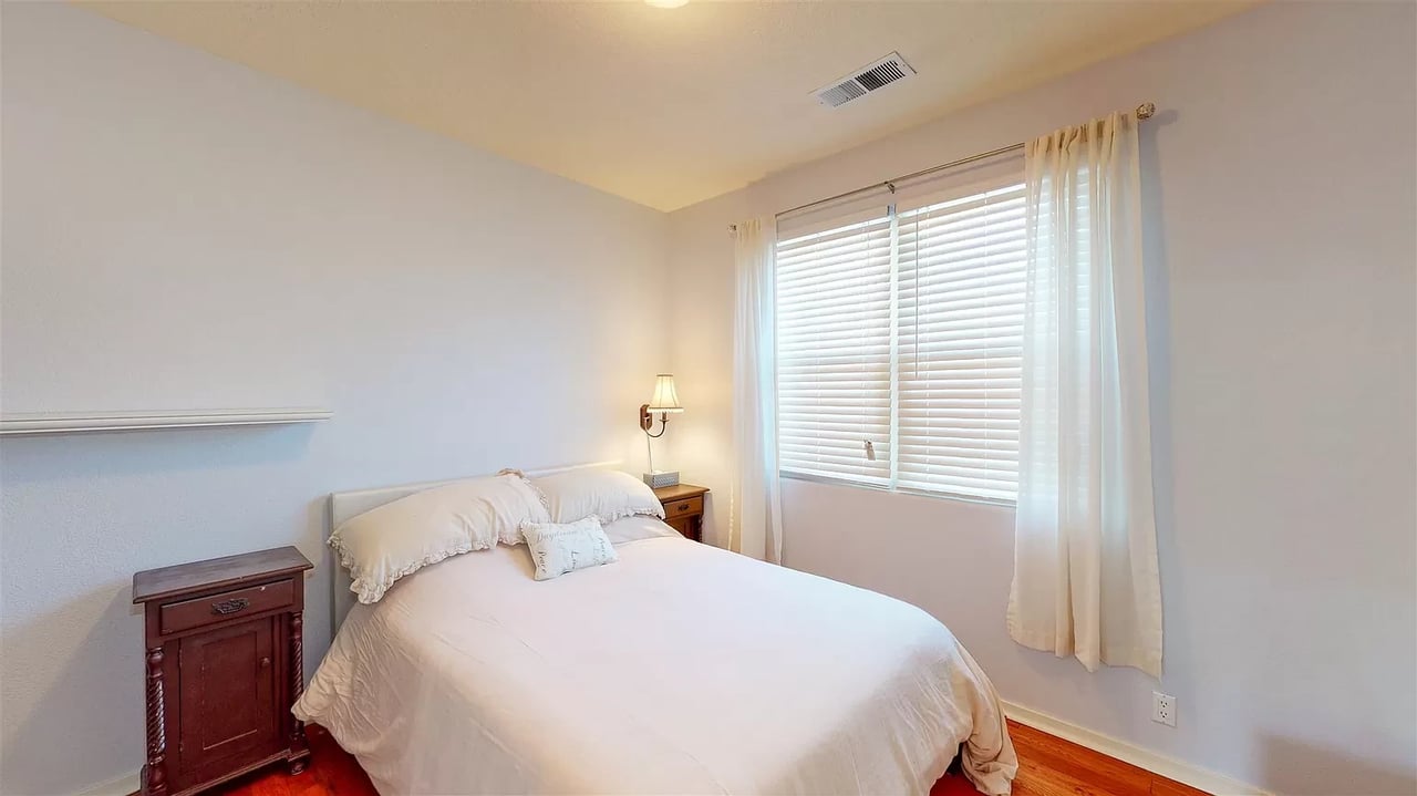 3 Butterfly Bush Ct