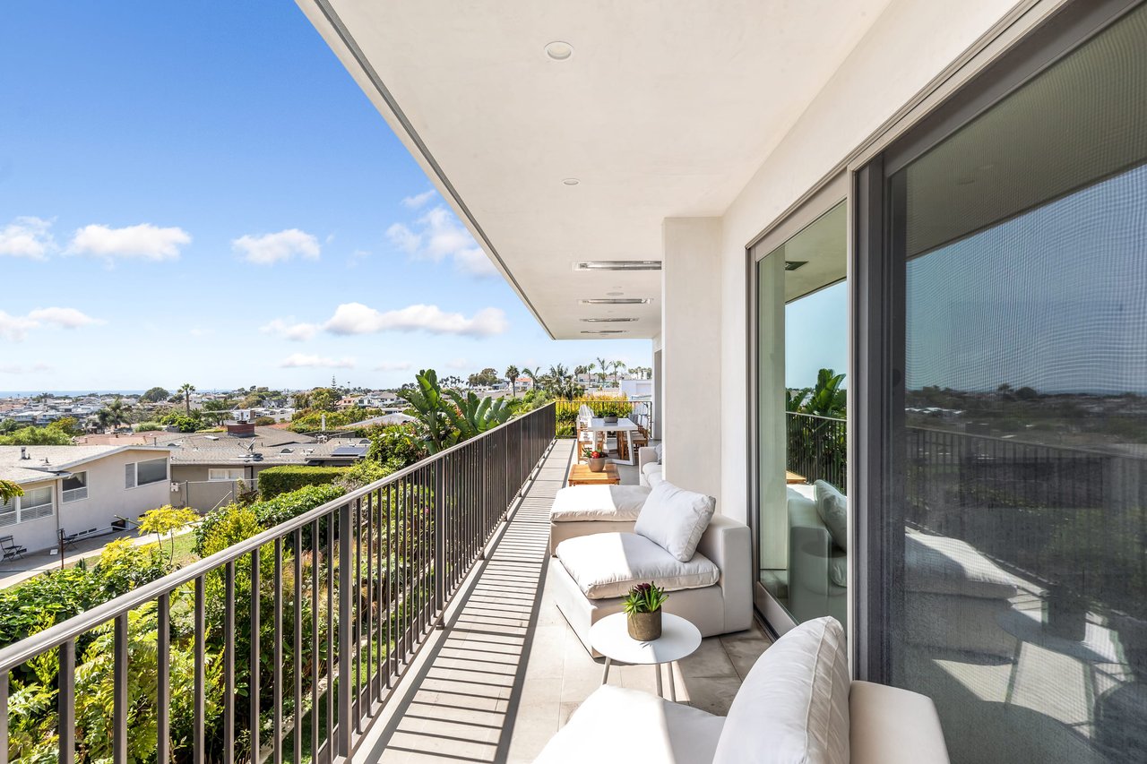 448 Serra Drive