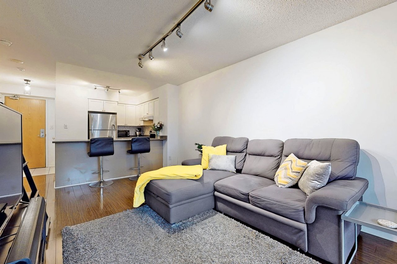 225 Merton St Unit: 208
