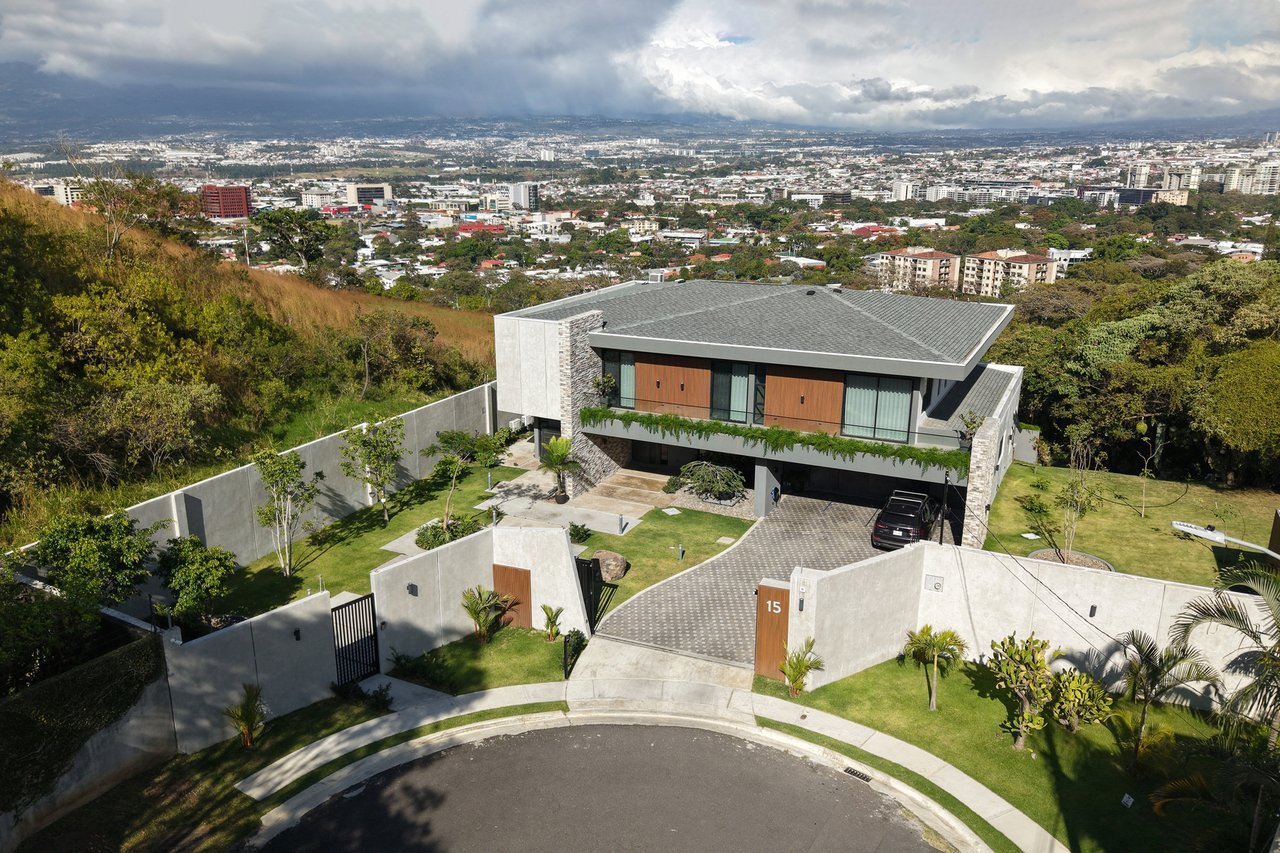 Panoramic City View Estate Home, Escazu, San Jose
