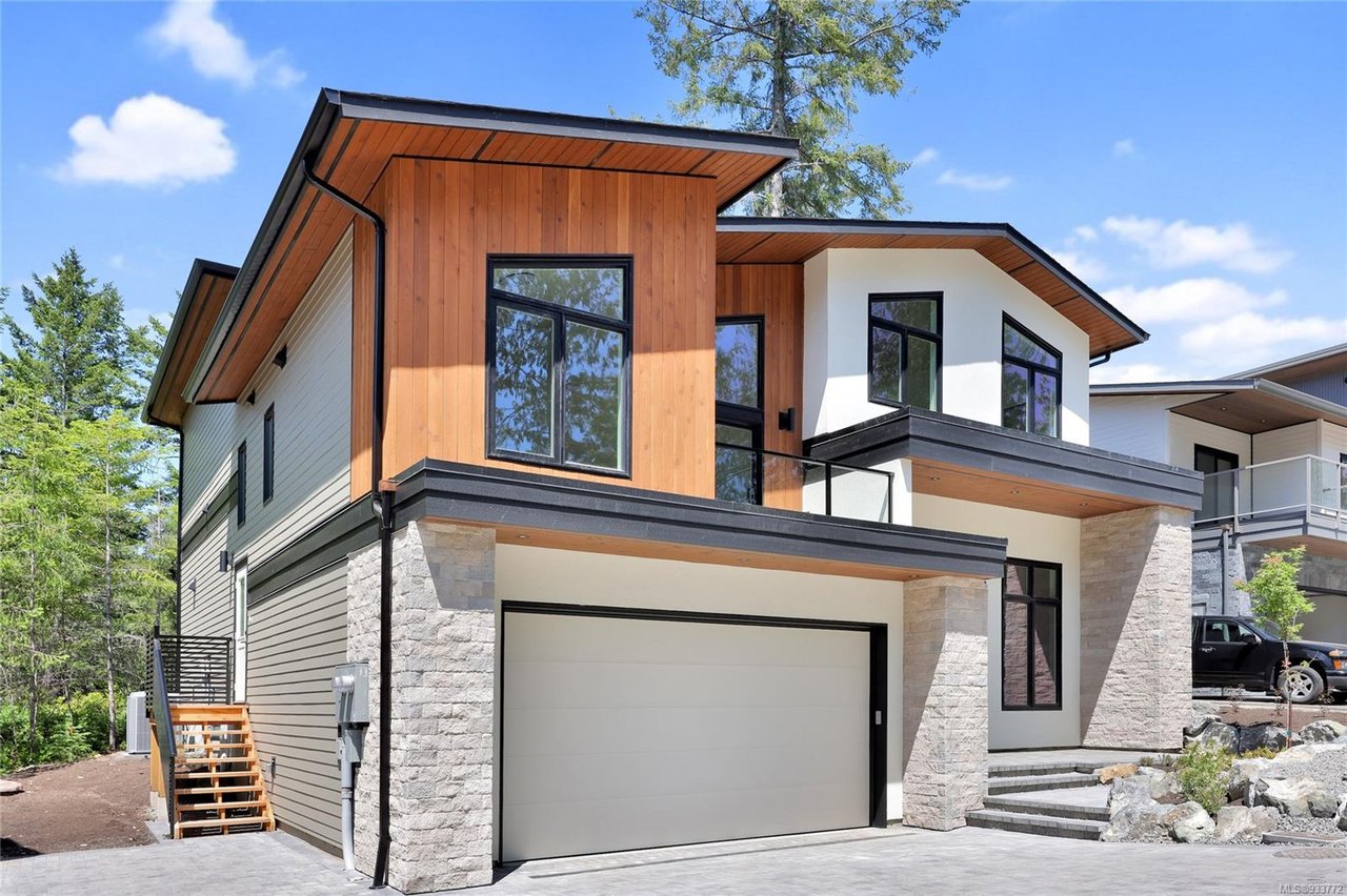 3909 Olympian Wy