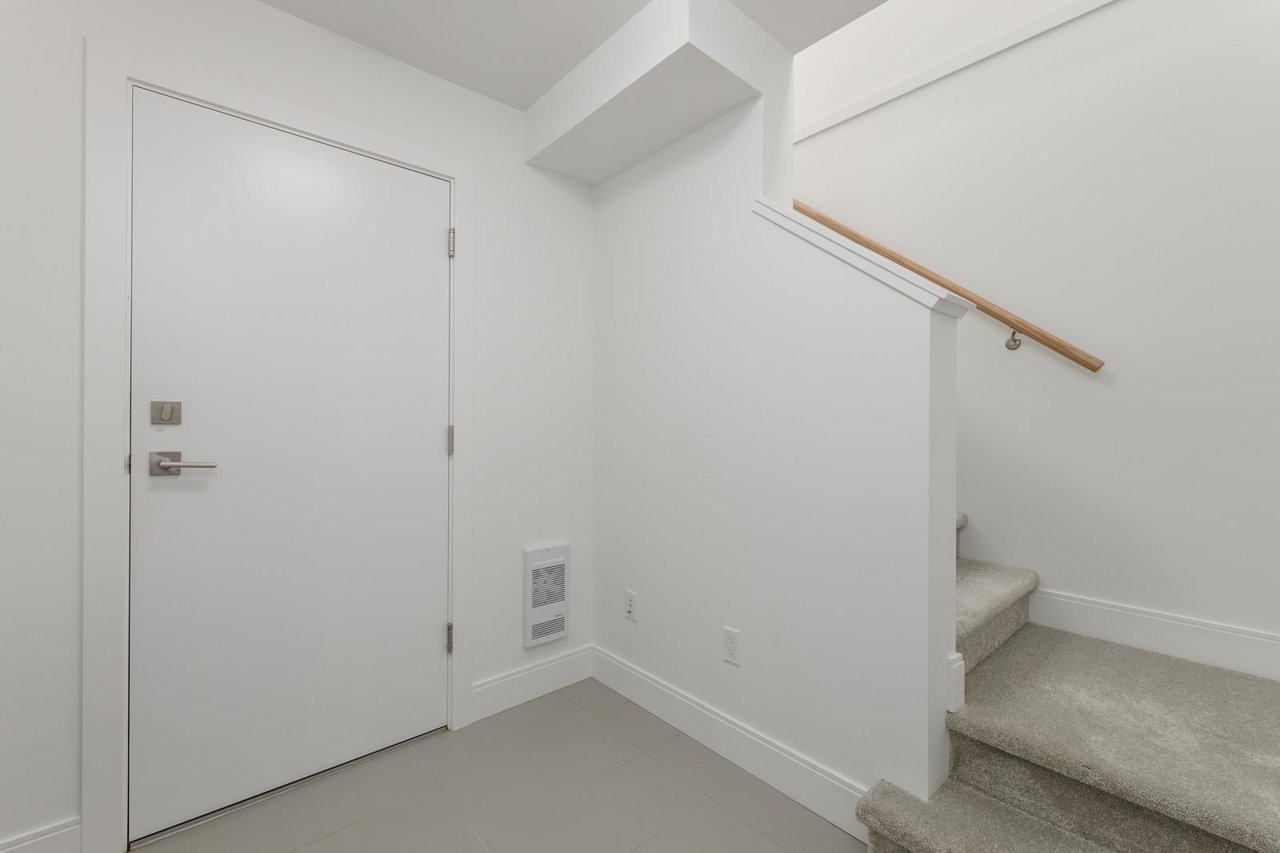 125-1290 Mitchell St