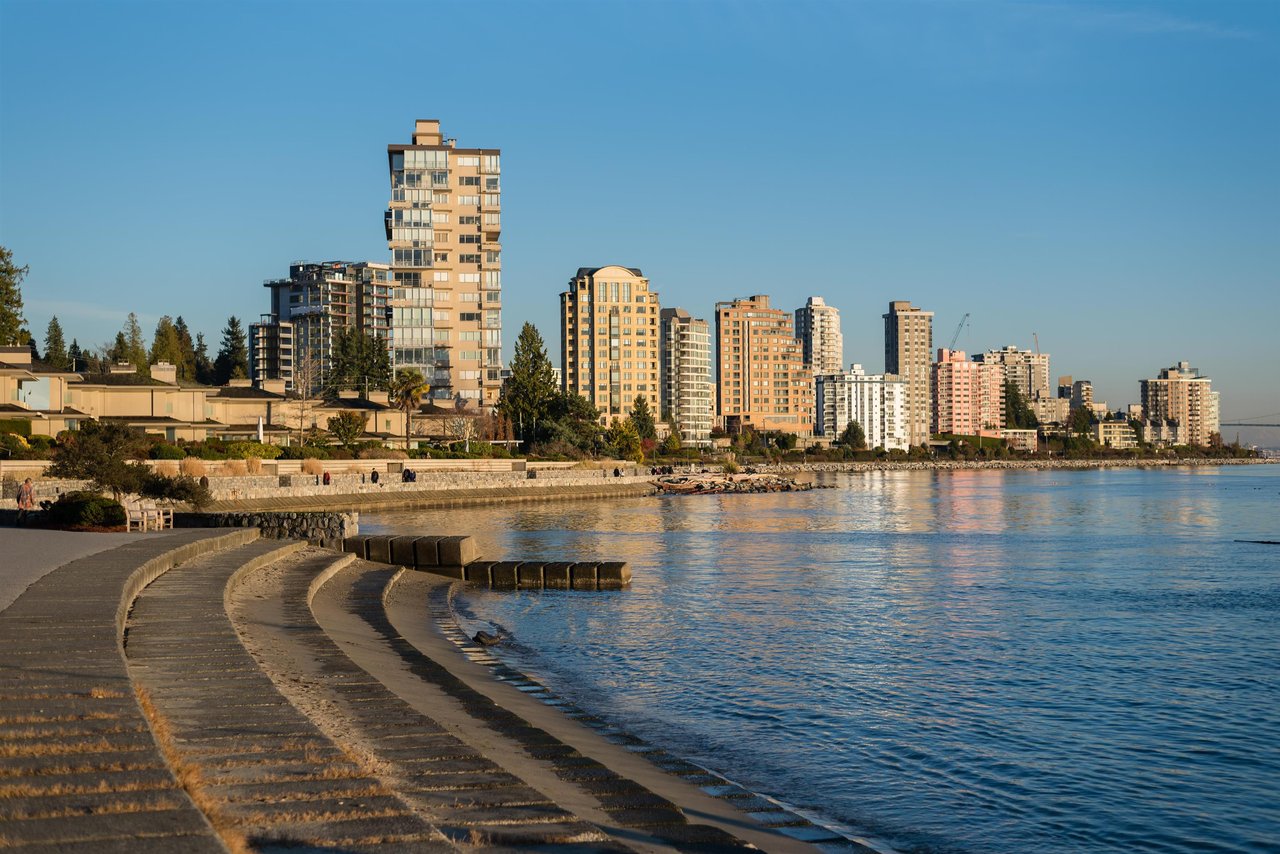 902-1930 Marine Dr