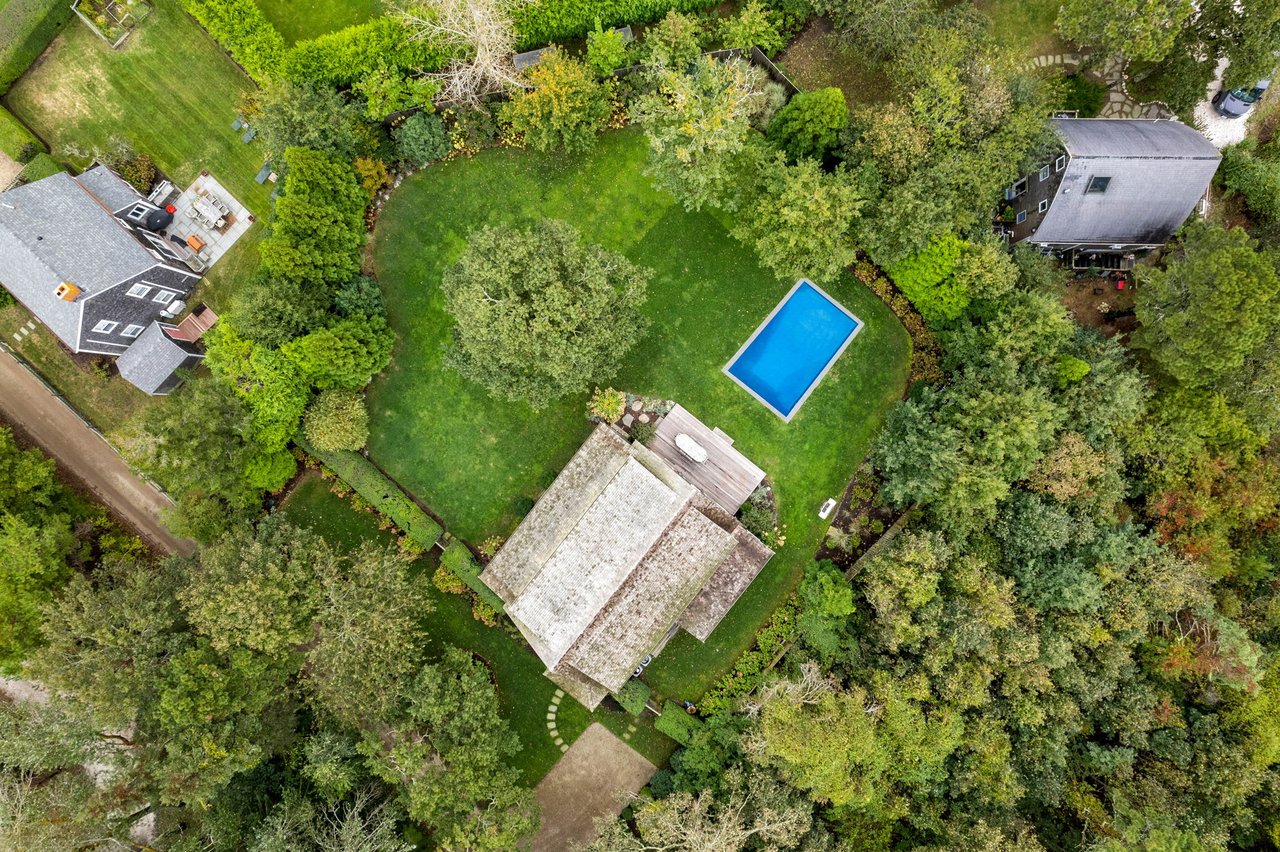 6 Oak Hollow Ln