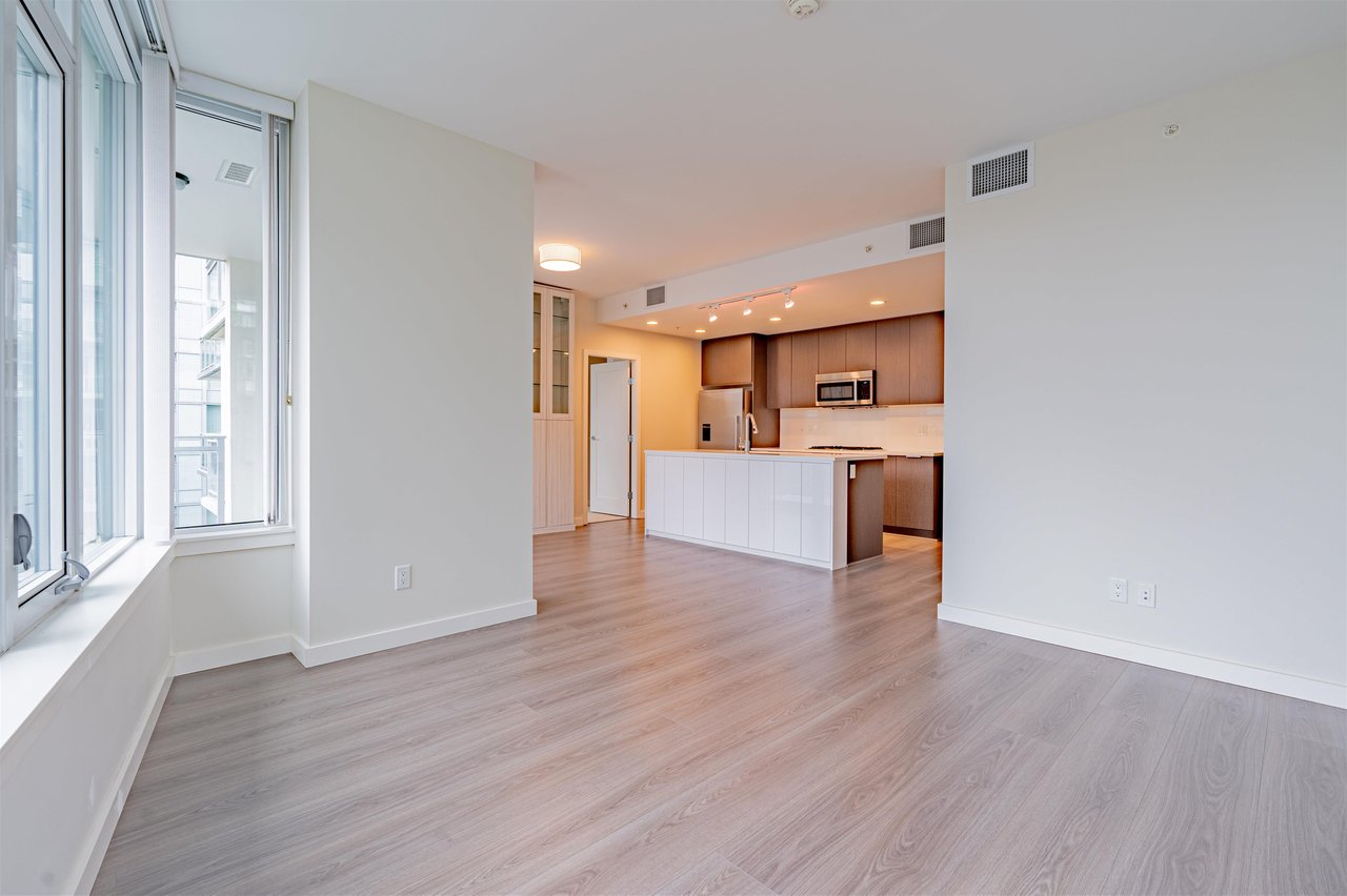 916-8688 Hazelbridge Wy