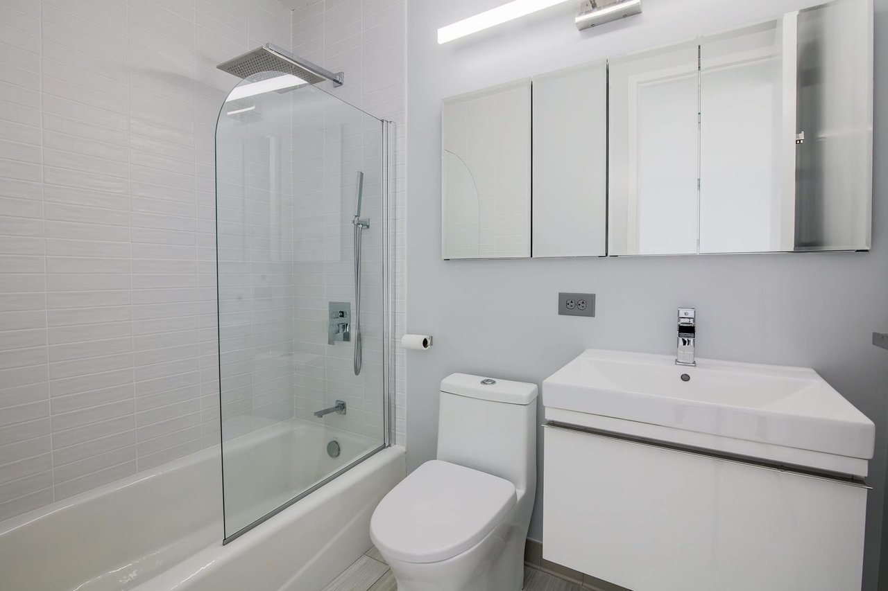 255 East 49th Street, Apt 25-F