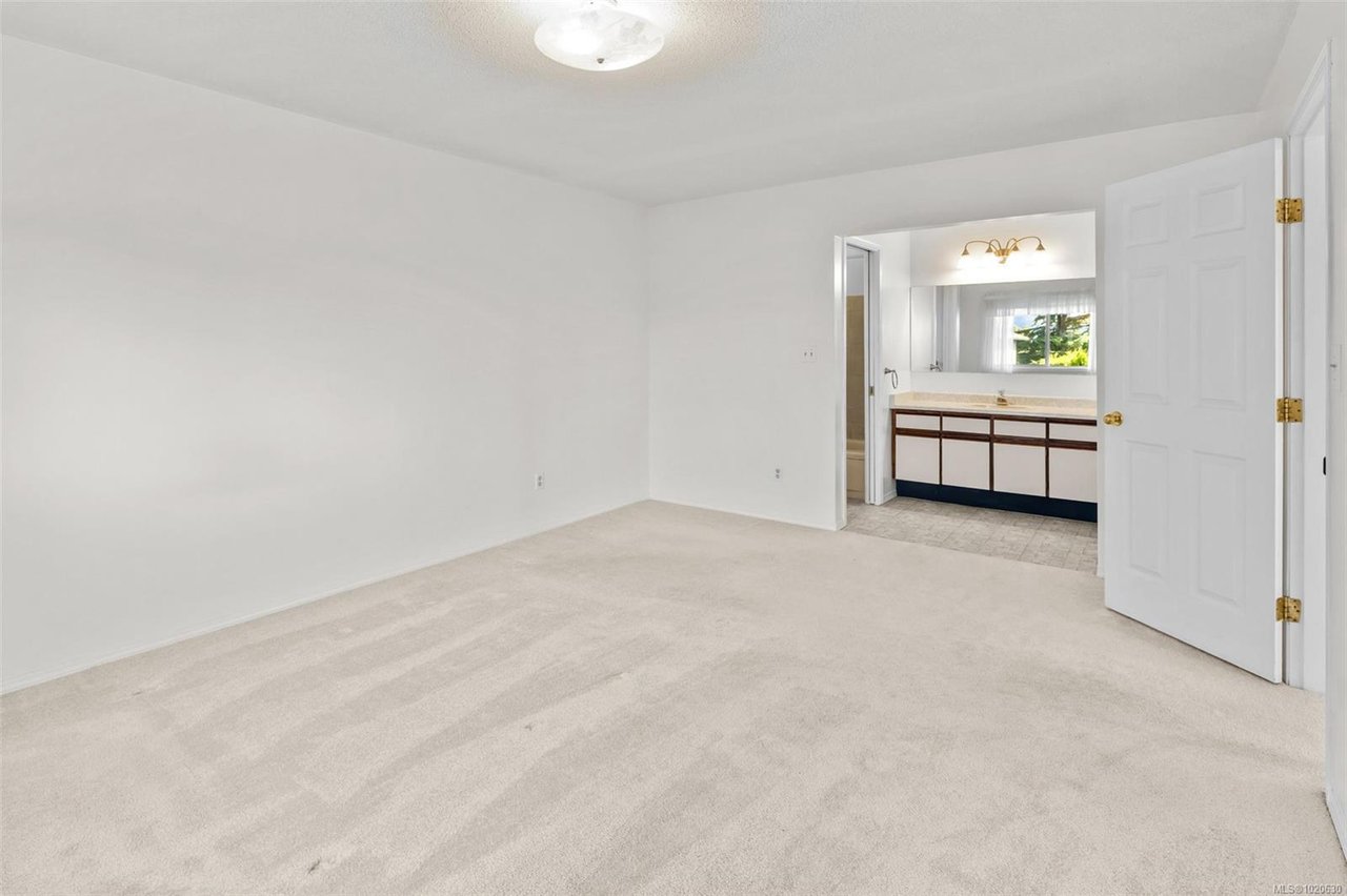 4243 Panorama Dr