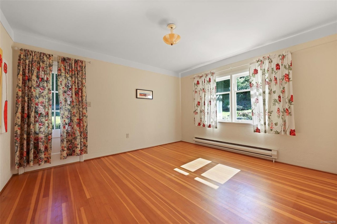 563 Foul Bay Rd