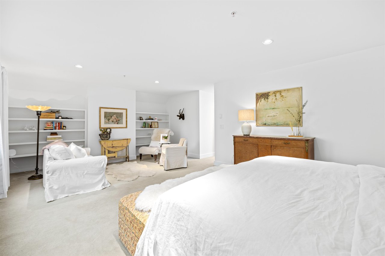 946 Spyglass Rd
