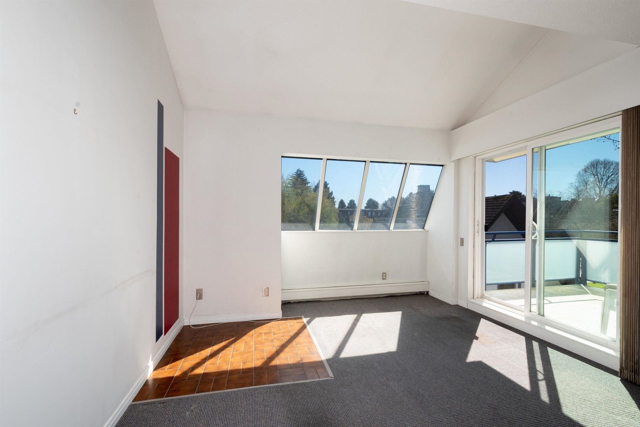 PH12-2125 York Ave