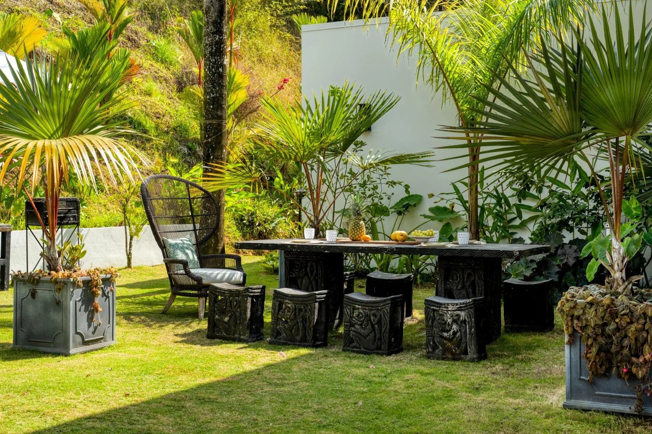 Contemporary Coastal Infinity Villa, Dominical, Puntarenas
