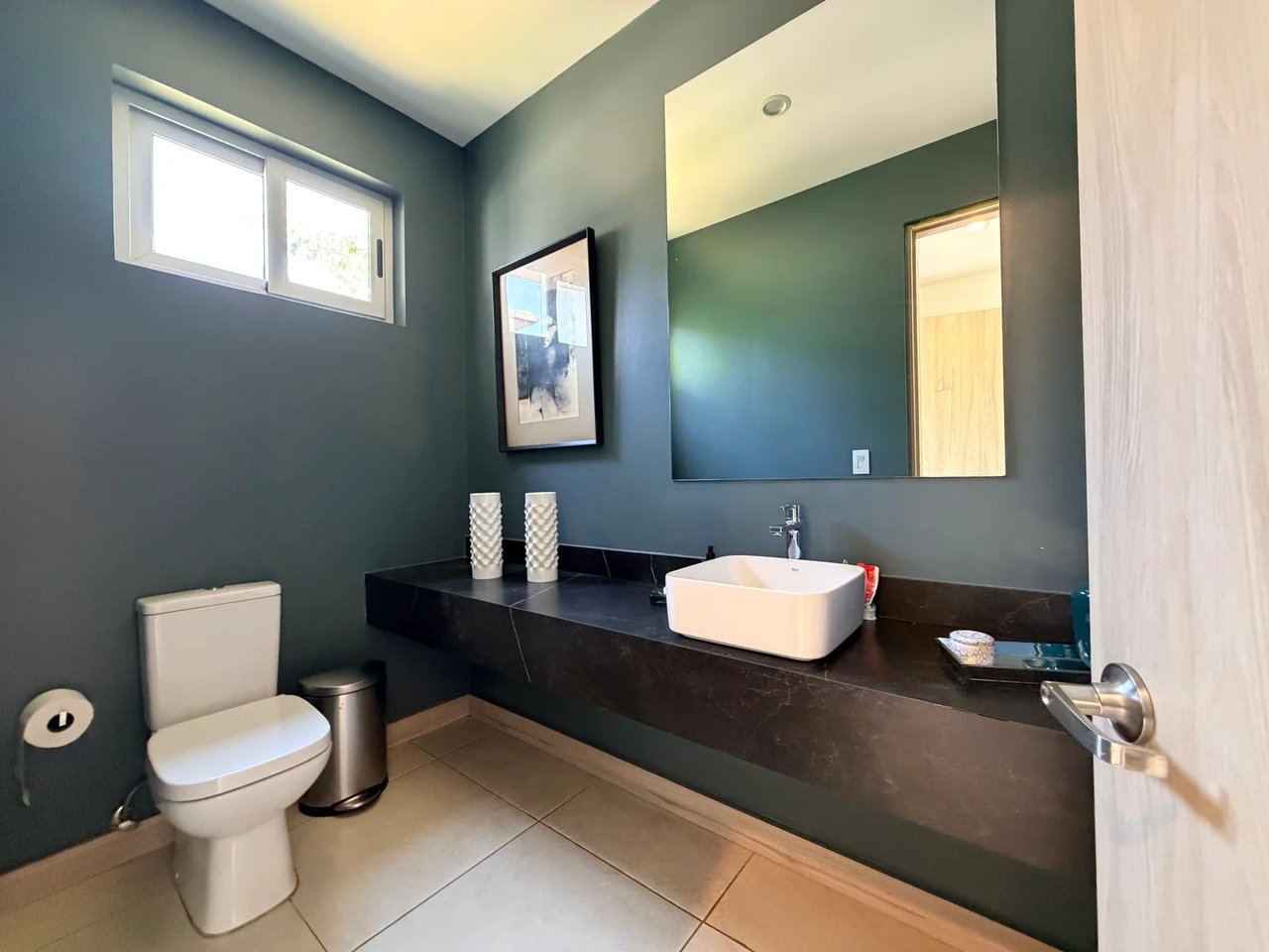 Contemporary Corner Condo, Santa Ana, San Jose