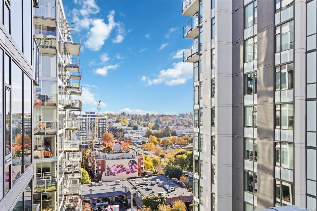1101-989 Johnson St, Victoria