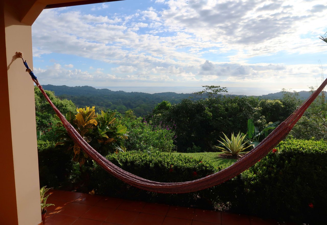Casa Puesta Del Sol, Front Ridge Ocean View Home in Ojochal