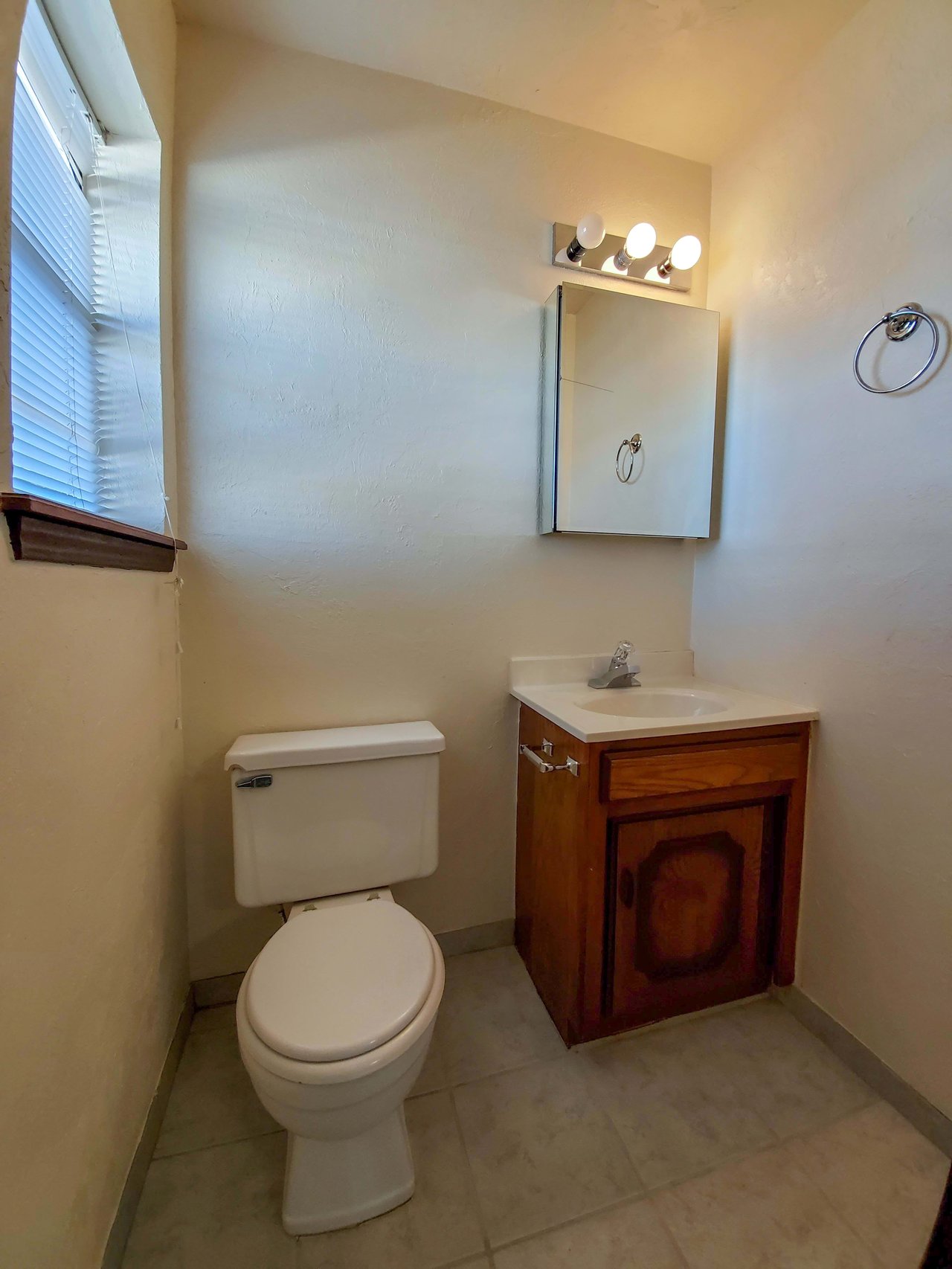 1218 Whispering Glen 