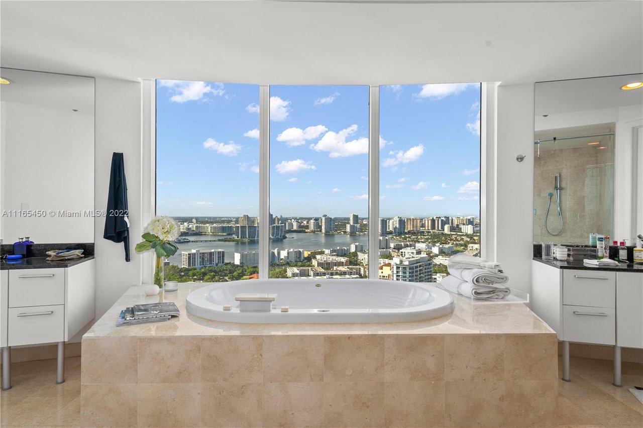17201 Collins Ave #3708 Sunny Isles FL