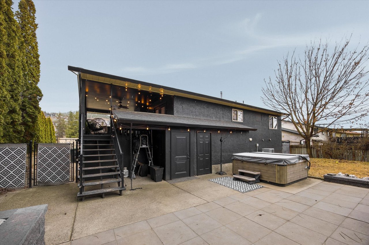 1492 Forest Ave