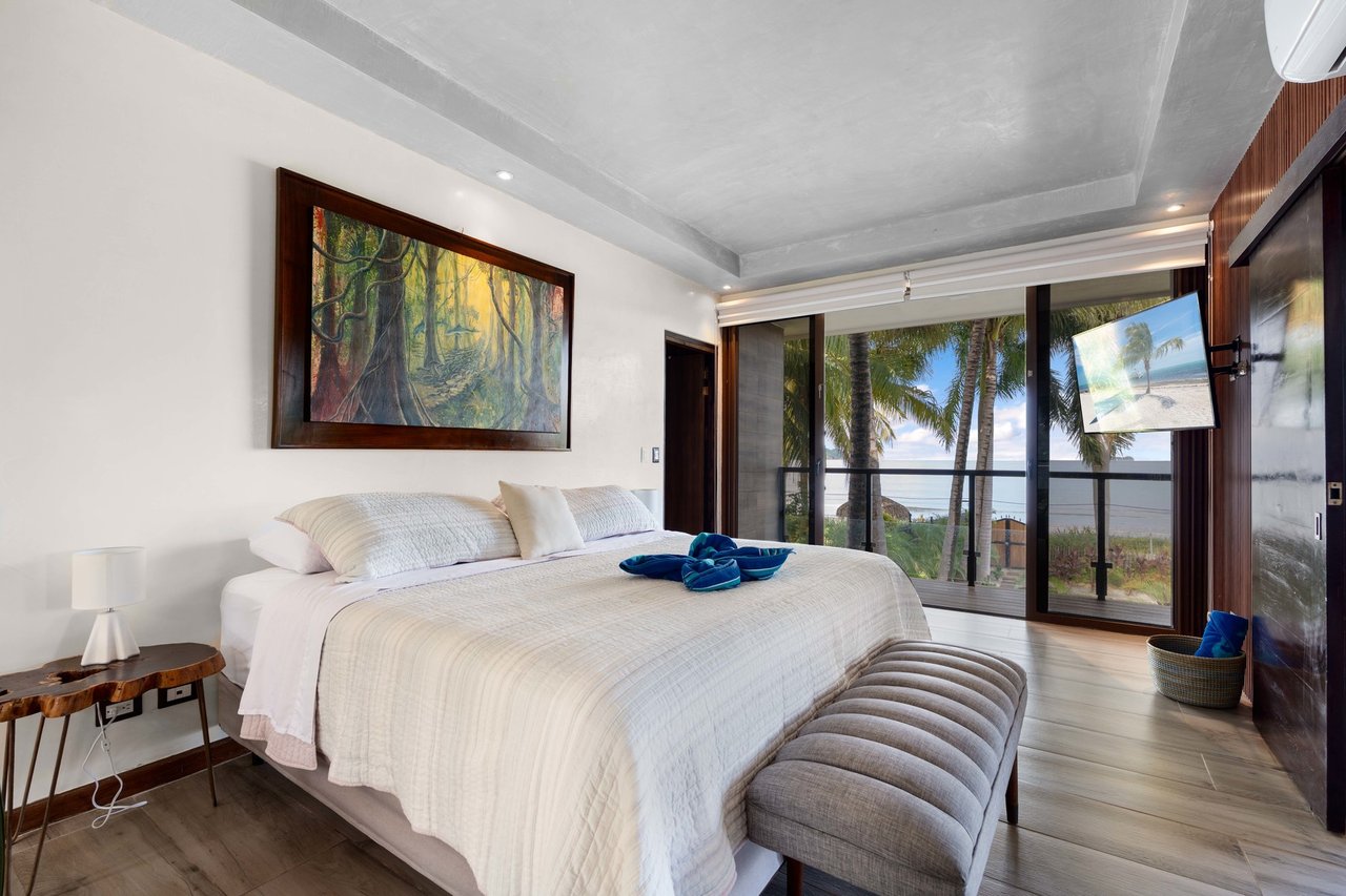Beachfront Luxury Ocean View Home, Flamingo, Guanacaste